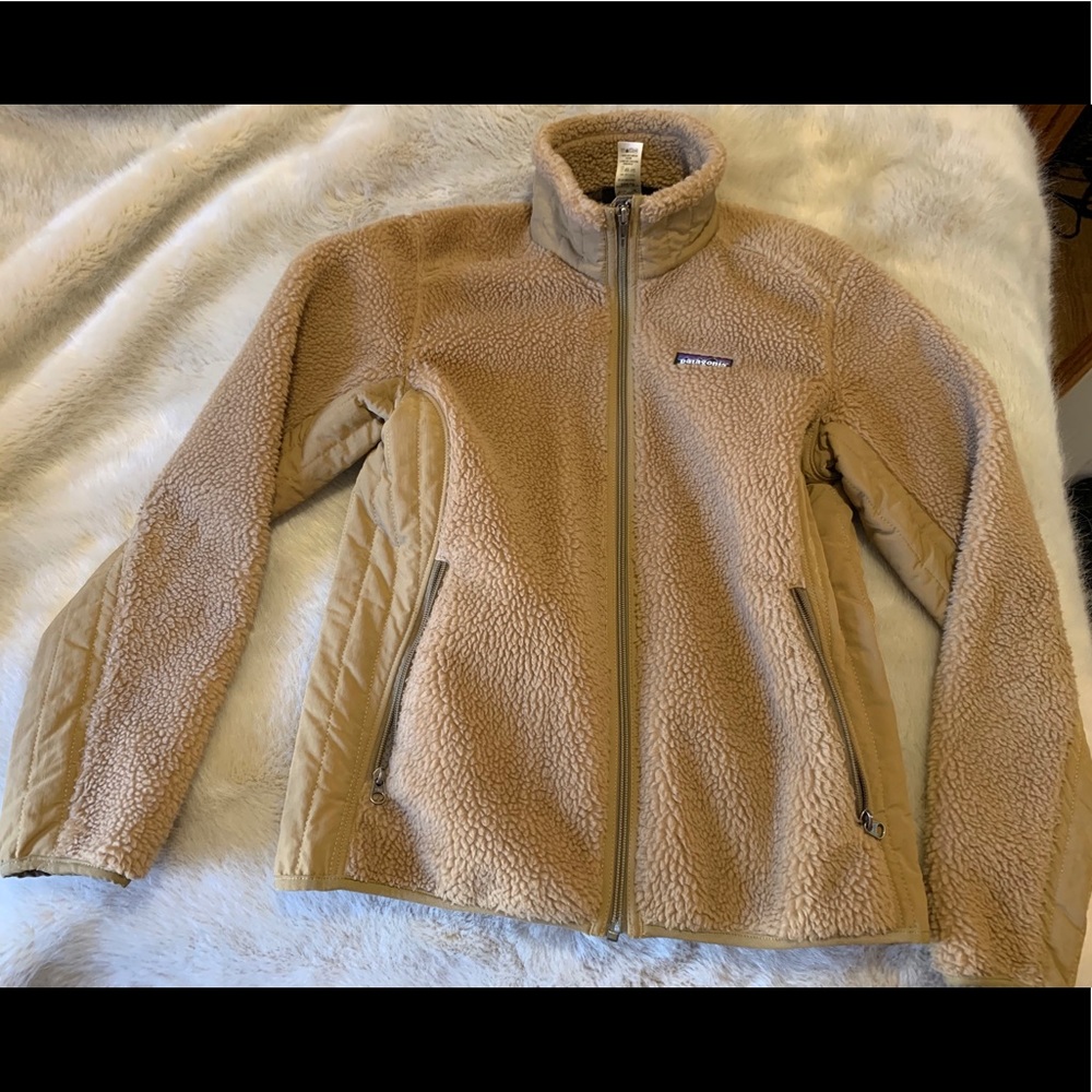 Patagonia Fleece in Tan/Camel